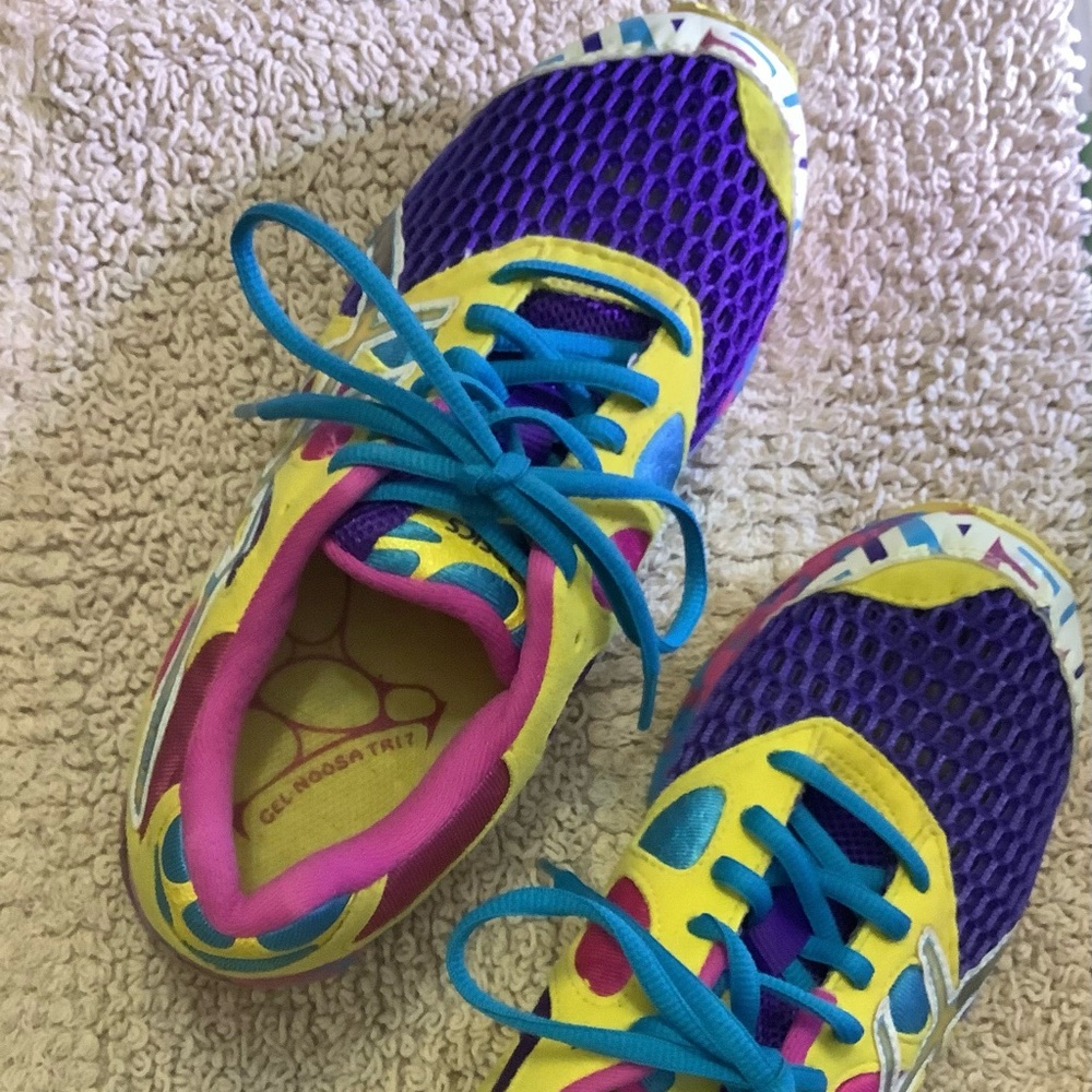 Asics Running shoe Gel-Noosa Tri 7, size 7.5, pink, teal blue, purple, & yellow.